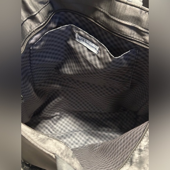 Bath and Body Works Tote Bag with Attached Sequin Pouch - Picture 4 of 4